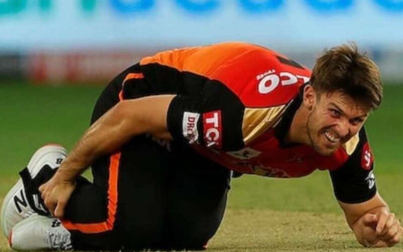 Mitchell Marsh returns to Australia to treat a partial tear in his right hamstring