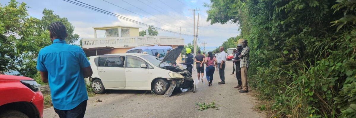 UPDATE: Several people injured in accidents involving seven vehicles along Spur Tree main road this morning