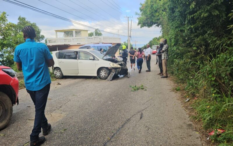 UPDATE: Several people injured in accidents involving seven vehicles along Spur Tree main road this morning