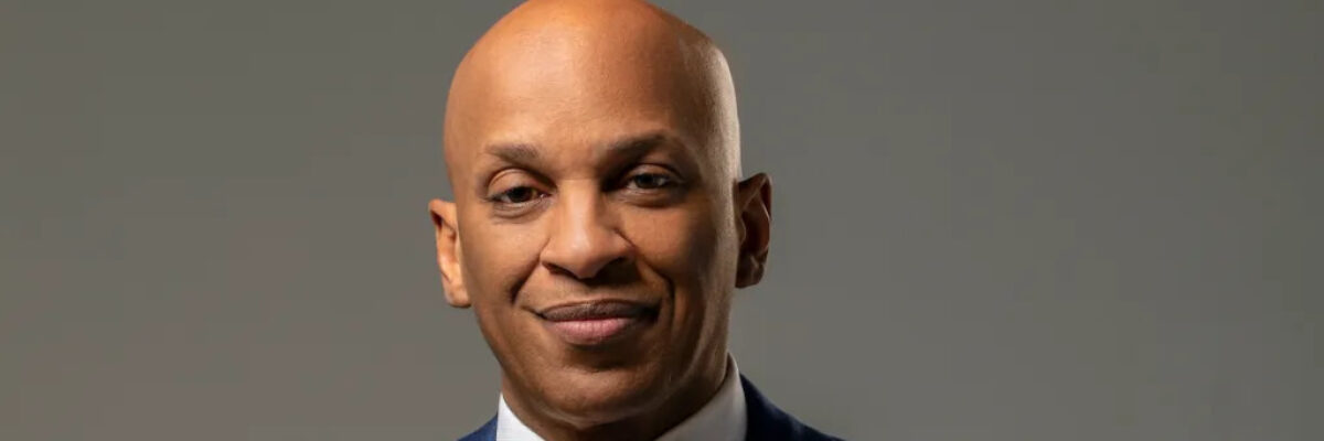 Gospel Singer Donnie Mcclurkin gives back to Jamaicans in need