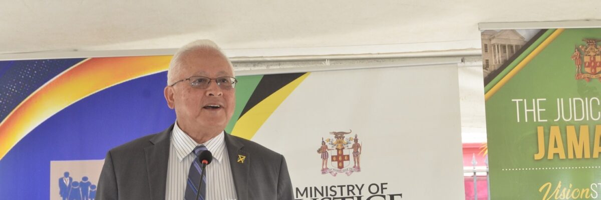 Gov’t passes bill to amend retirement age for DPP and Auditor General