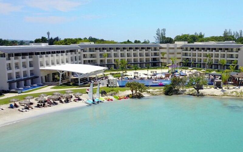 Tourism Minister to meet with management and staff of Royalton Negril Hotel following strike