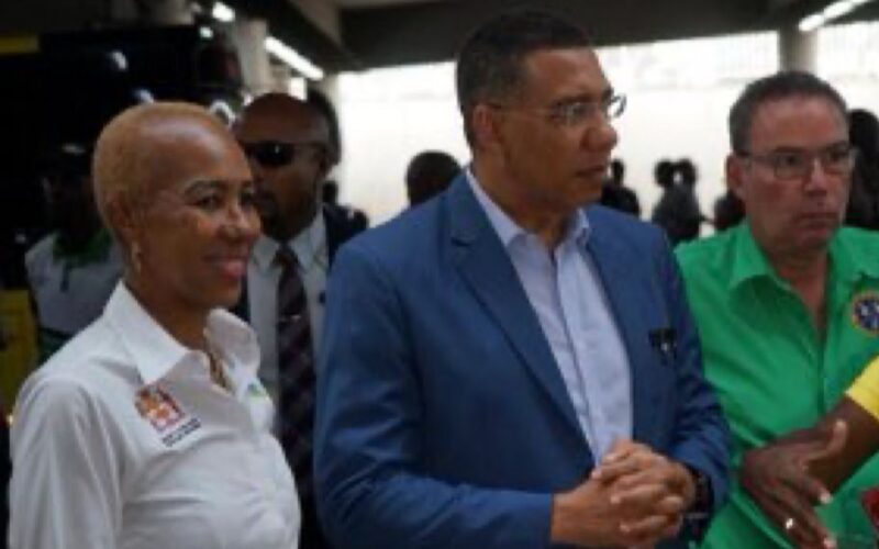 Prime Minister, Transport and Education Ministers visit HWT Transport Centre as new school year begins today