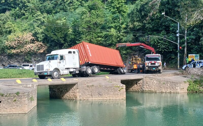 Motorists urged to drive carefully along Bog Walk Gorge