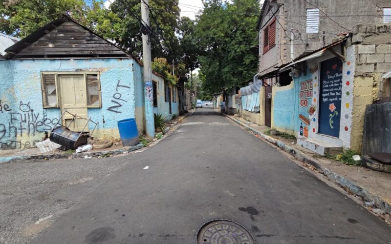 Residents of Text Lane in Kingston call for soldiers to be deployed in community to ensure peace and safety