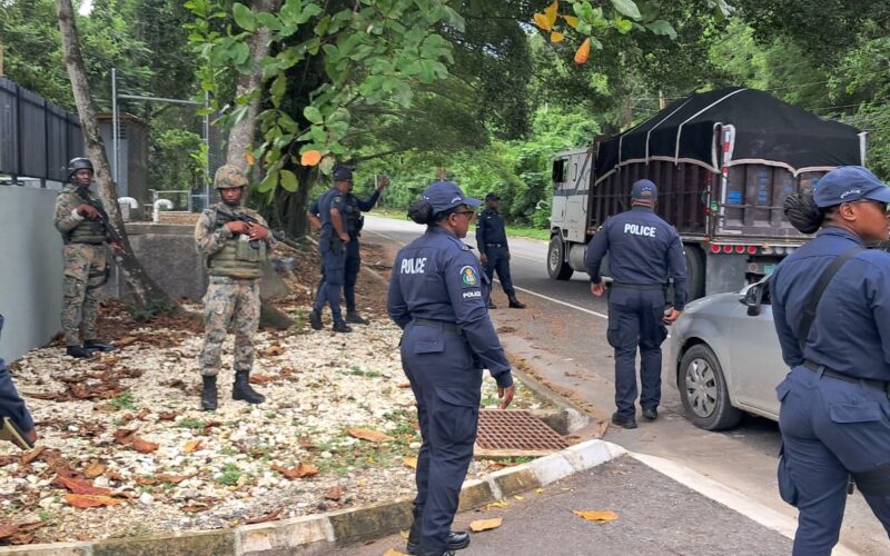 Lawmen conduct targetted roadblock operations across Jamaica