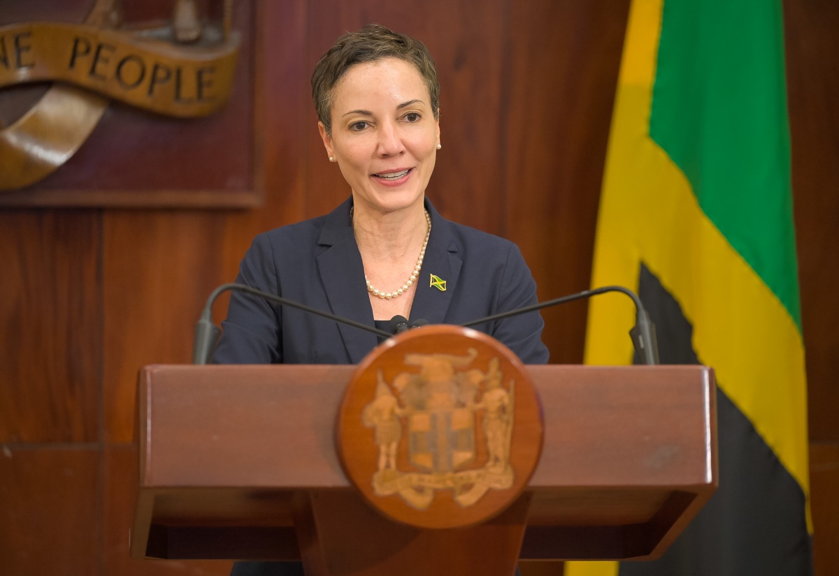 Gov't provides US$250,000 towards support of CARICOM's humanitarian efforts to Cuba and Venezuela