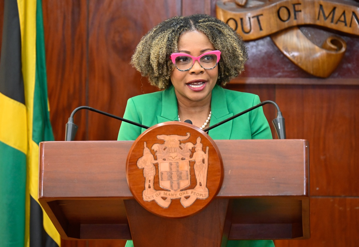 Education Minister says removal of schools from shift system remains a priority