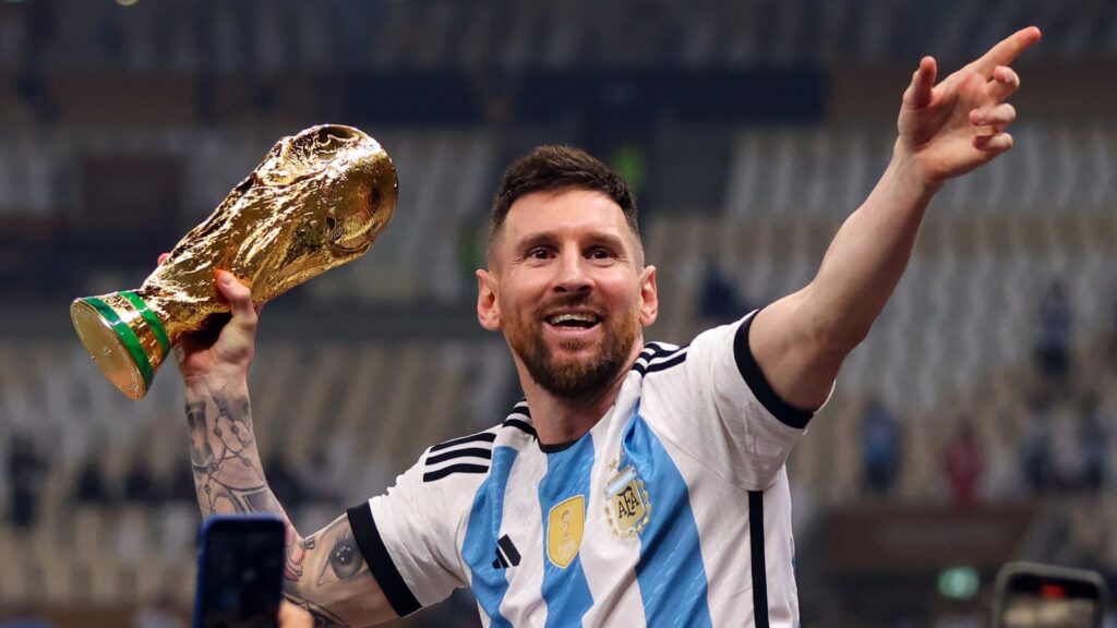 A Golden State Warriors social graphic congratulating Lionel Messi on his Argentina national team career.