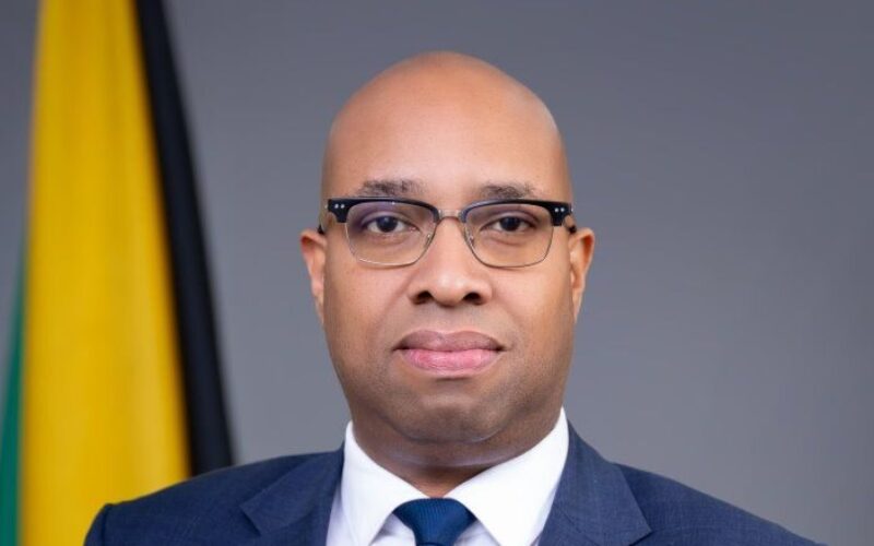 Delano Seiveright warns public about fraudulent video circulating on social media that unlawfully uses his image