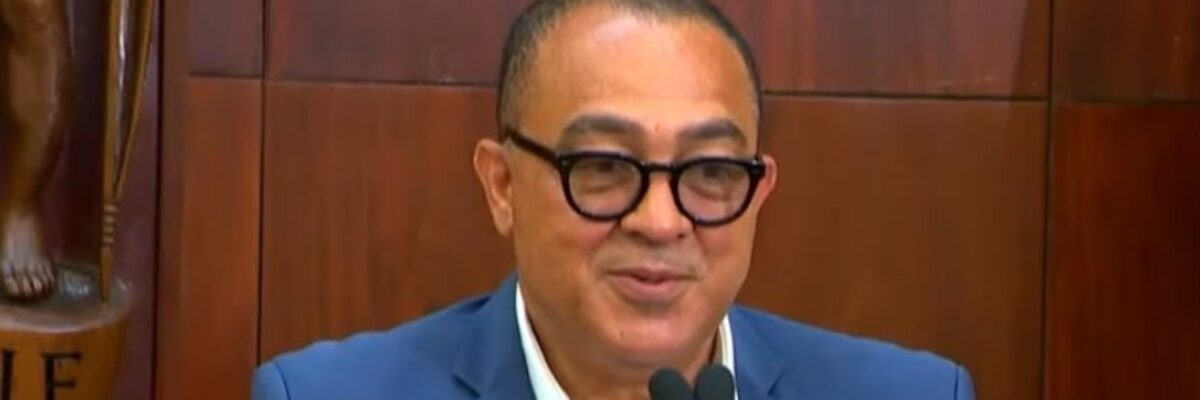 The 9 passengers from various flights into Jamaica whose travel history linked to Ebola-affected countries have no symptom of the virus – Tufton