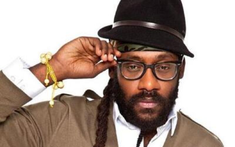 Tarrus Riley serenades 93-year-old fan