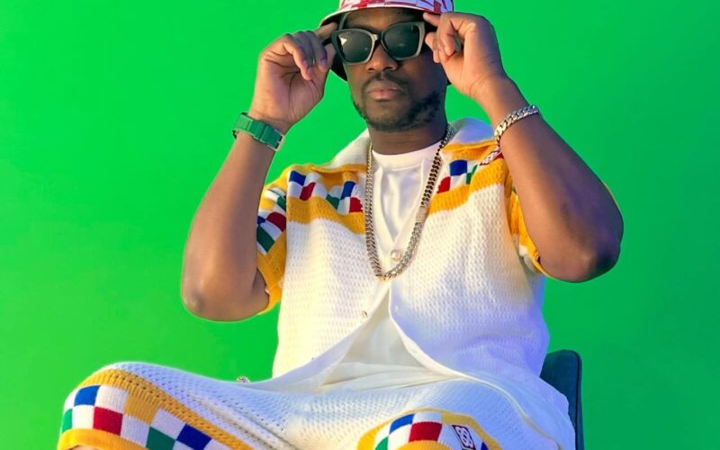 Bahamian reggae star Righteous Teacher and Busy Signal hit #3 on the USA iTunes Charts