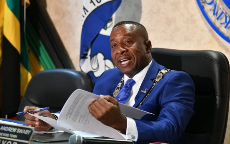 Kingston Mayor urges vendors in Downtown to desist blocking roads