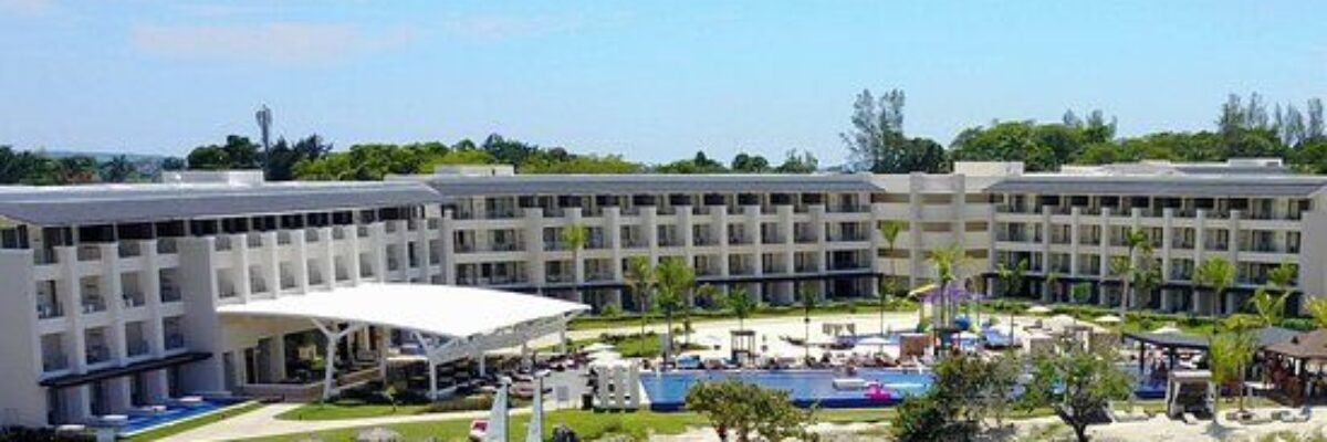 Tourism Minister to meet with management and staff of Royalton Negril Hotel following strike