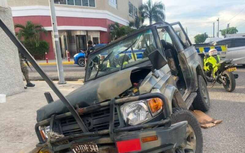 3 soldiers among 6 people being treated at hospital following crash in Downtown Kingston, this morning