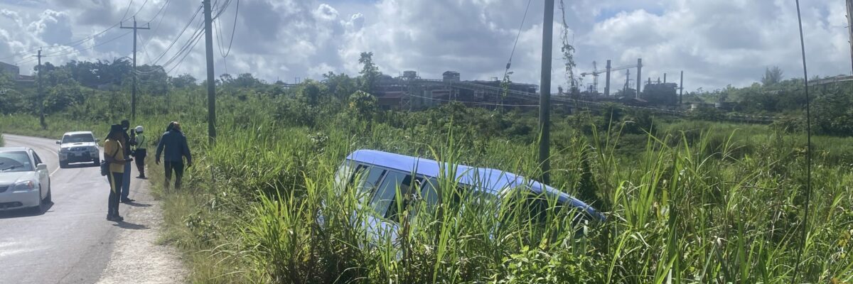 29 Knox College students escape serious injury in crash along Williamsfield main road