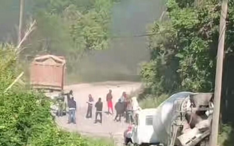 Residents and parliamentarian call on relevant authorities to address poor road conditions in Somerset, Manchester