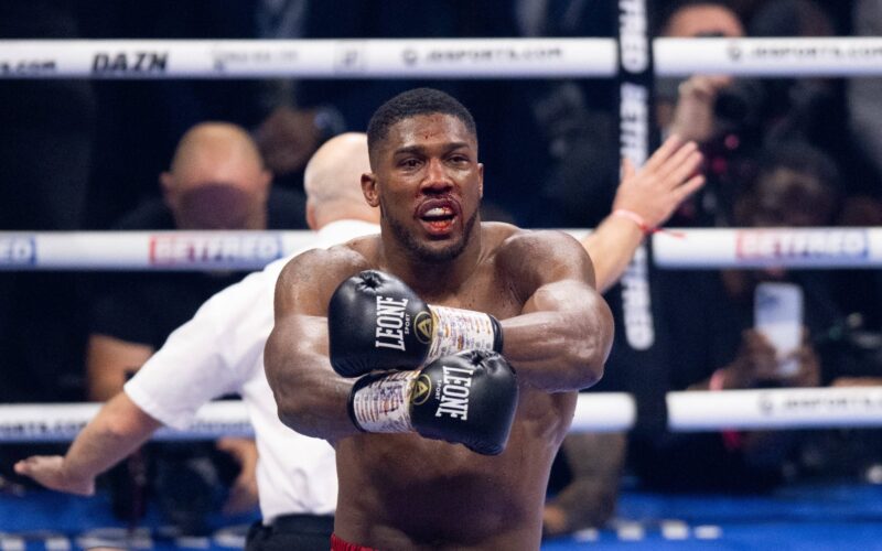 Anthony Joshua returns to the gym