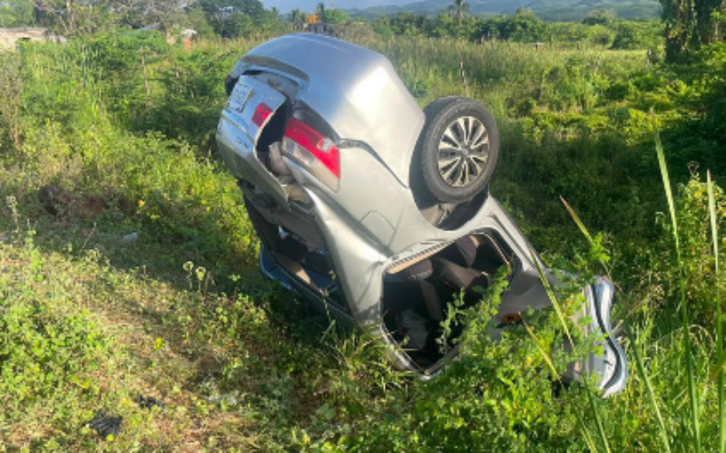 Police constable dies in Clarendon crash