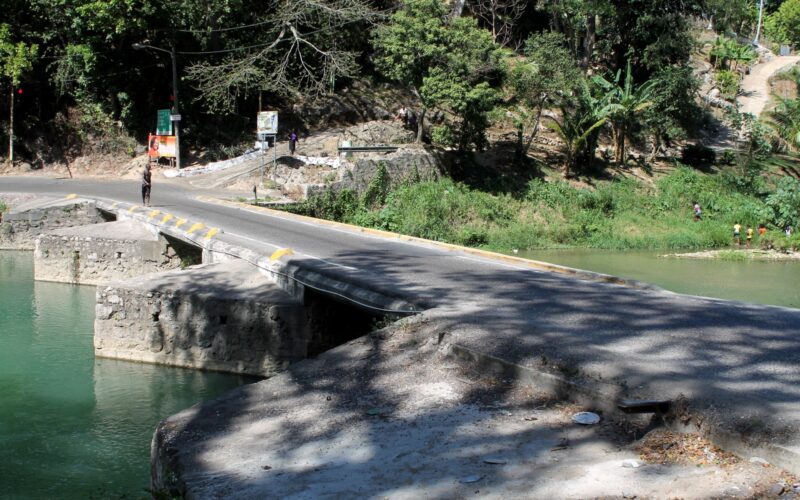 Renewed call for guard rails at Flat Bridge after more vehicles plunge into Rio Cobre