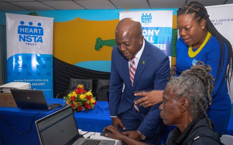 Labour Minister commends senior citizens for participating in digital literacy programme