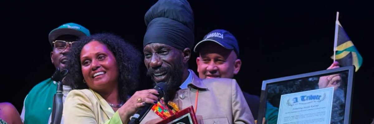Sizzla receives key to the city at Jamaica 63 celebration in Lauderhill