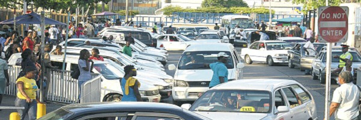 Taxi operators urged to use designated pick-up points for smooth traffic flow