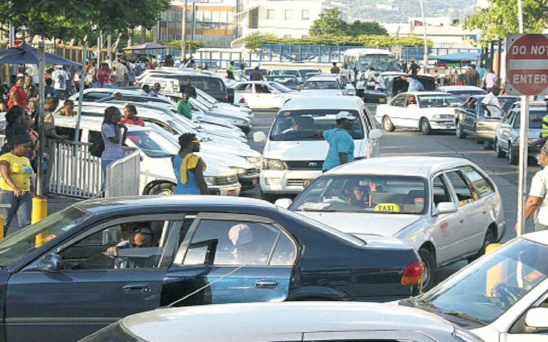 Taxi operators urged to use designated pick-up points for smooth traffic flow