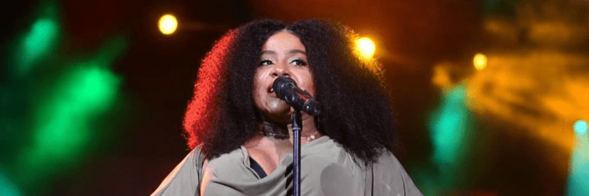 Etana sends love to Kenyans