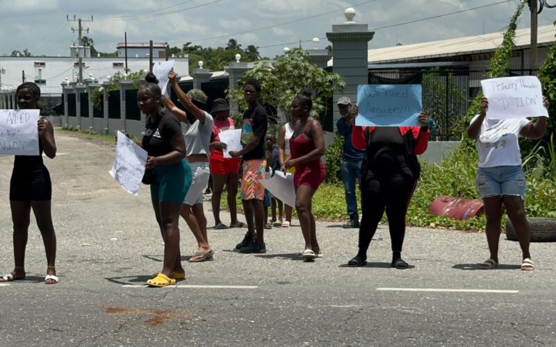 Relatives of man killed by police during alleged confrontation in St. Catherine on Wednesday, stage protest along Spanish Town Bypass