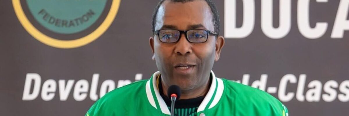 Shevar Thomas gives Rudolph Spied his stamp of approval