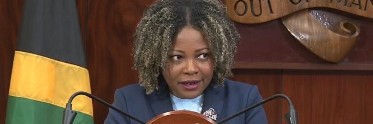 Education minister assures that illiteracy among students is being addressed